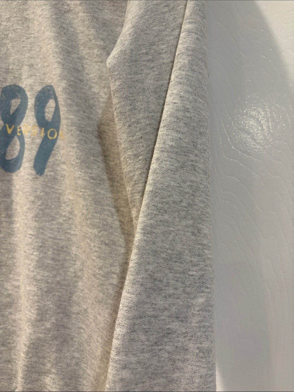 Taylor Swift 1989 Taylor’s Version Official Merch Graphic Crewneck Light Gray XS - Picture 4 of 14